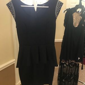 Guess studded shoulder peplum dress